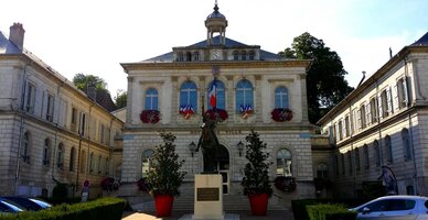 L'Hôtel de Ville